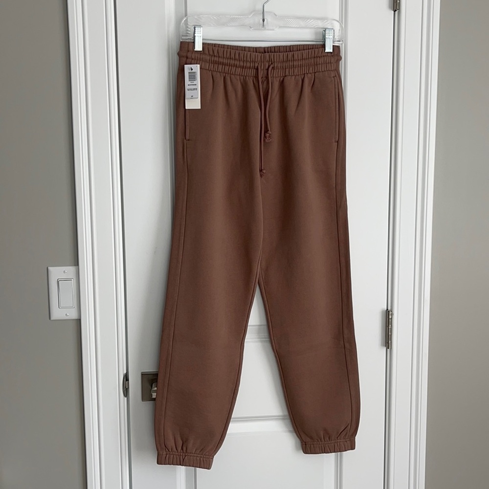 Aritzia TNA Boyfriend Sweatpants